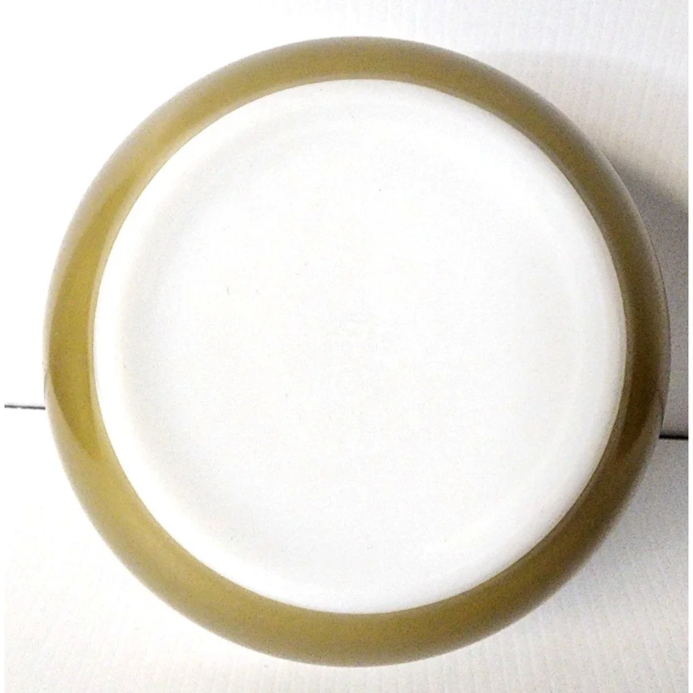 Vintage Pyrex ‎ Avocado Green  Mixing Bowl Ovenware 402 White Rim 7 1/4